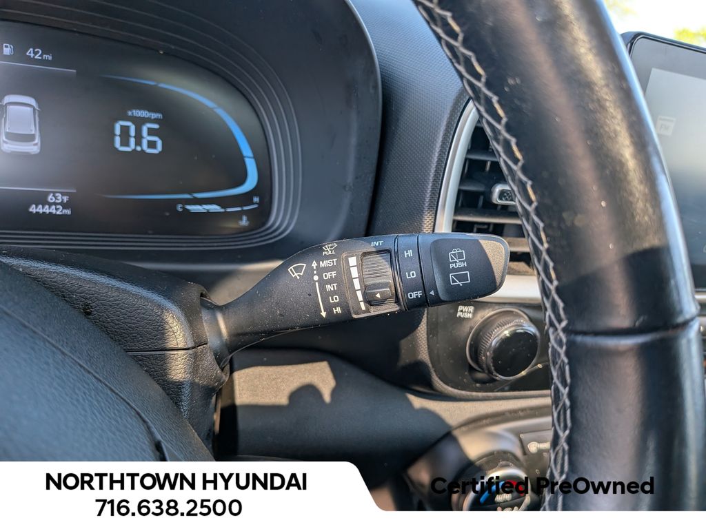 2023 Hyundai Venue SEL - Photo 25