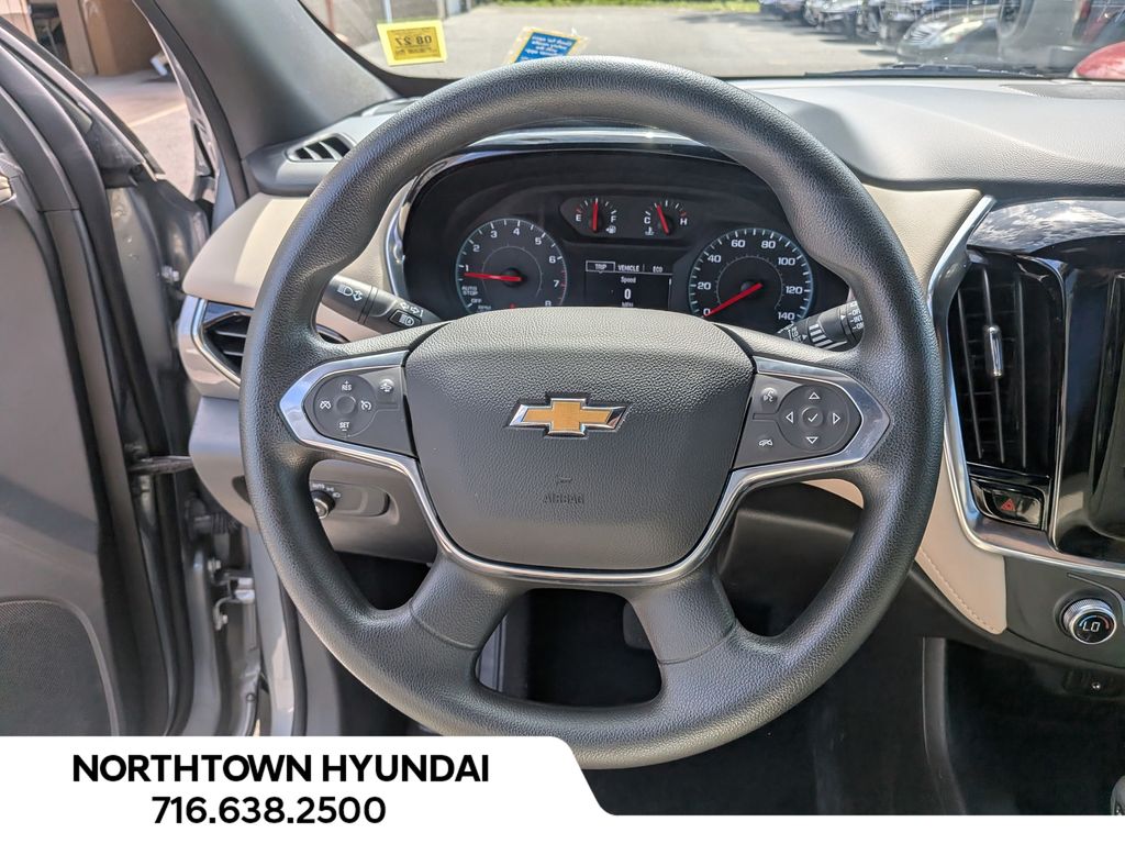 2023 Chevrolet Traverse LS - Photo 8