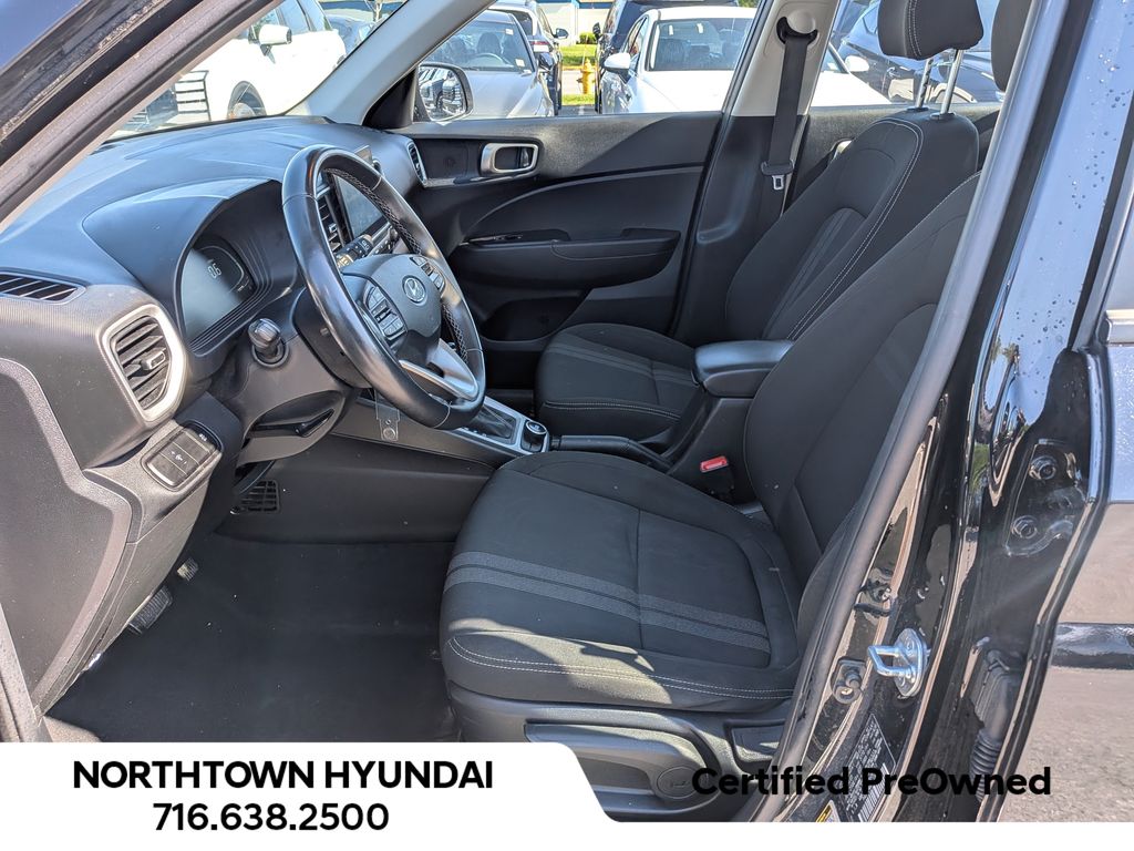 2023 Hyundai Venue SEL - Photo 11