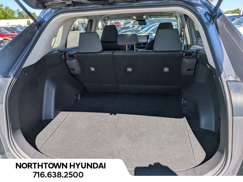 2025 Toyota RAV4 XLE - Photo 32