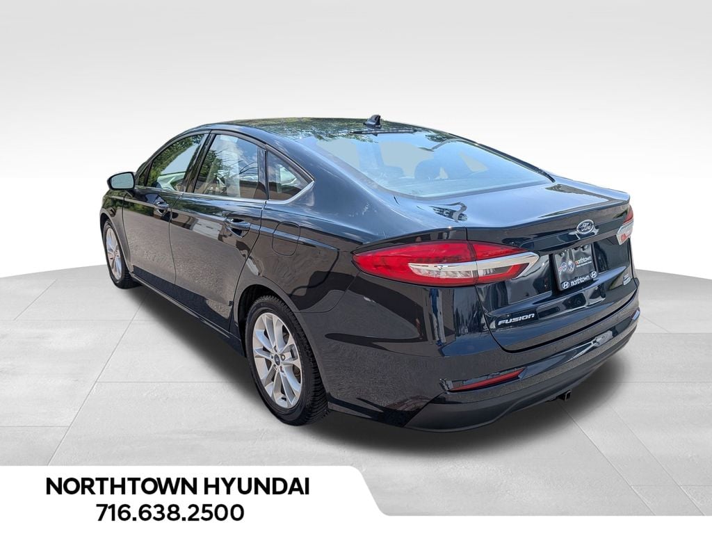 2020 Ford Fusion SE - Photo 3
