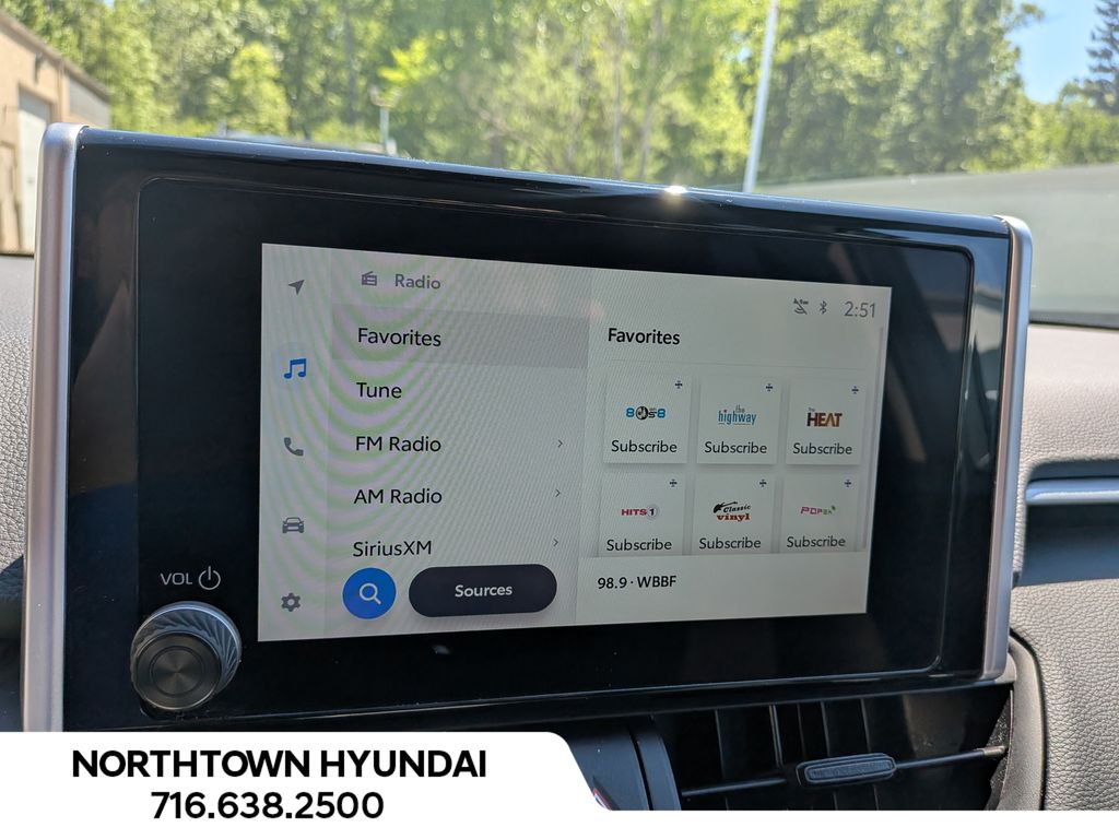 2025 Toyota RAV4 XLE - Photo 20