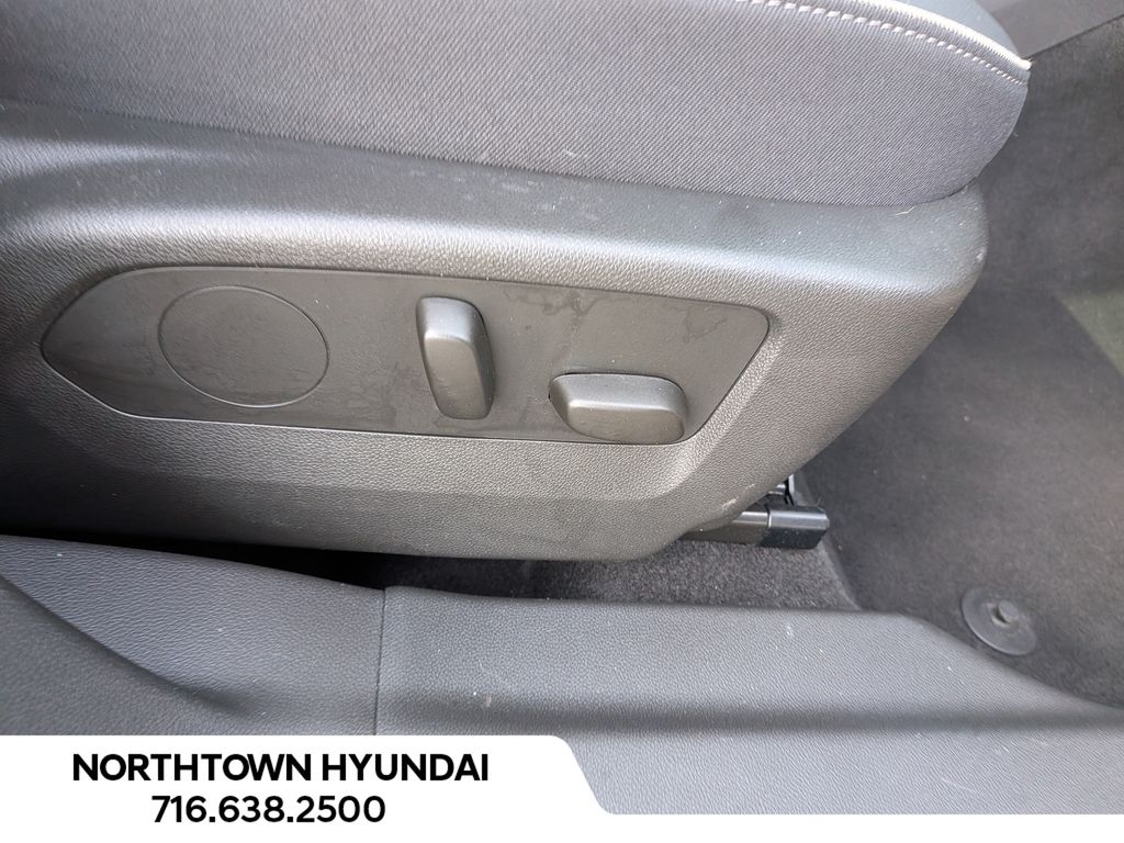 2023 Buick Envision Essence - Photo 38