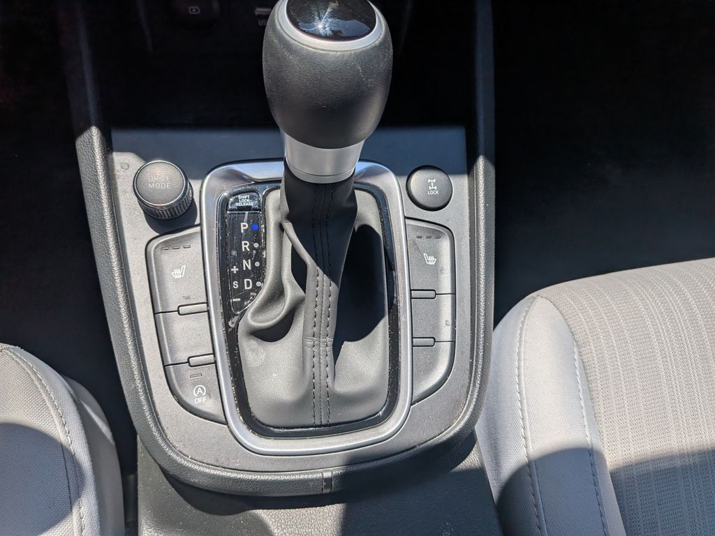 2023 Hyundai Kona SEL - Photo 17
