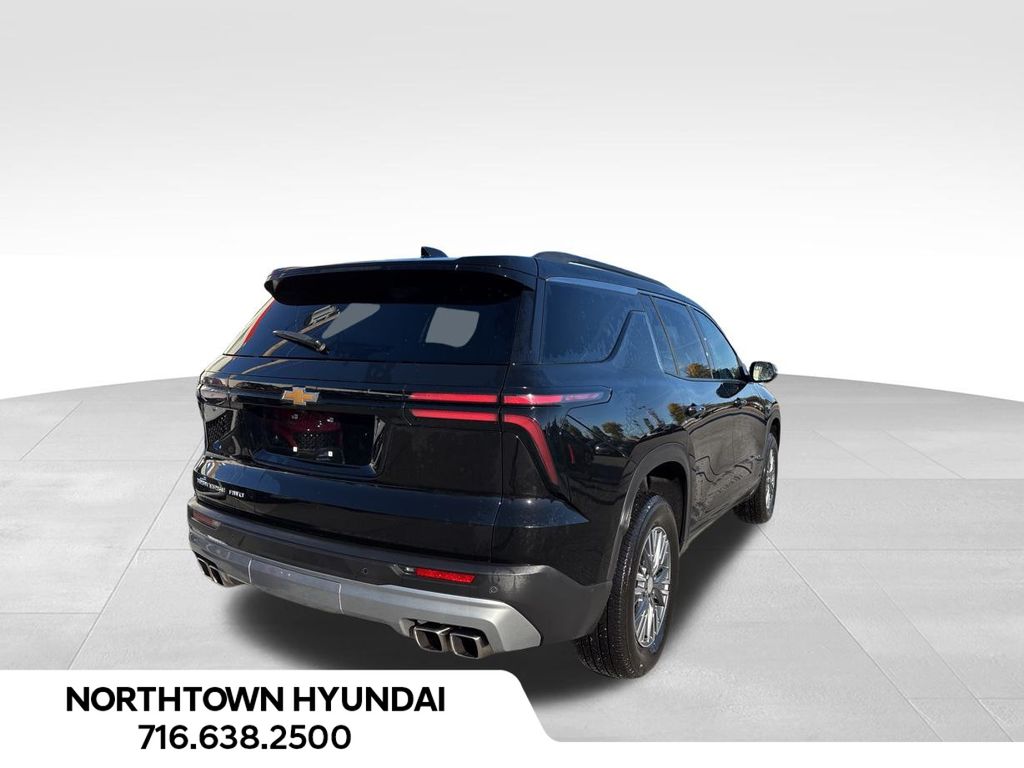 2025 Chevrolet Traverse photo 3