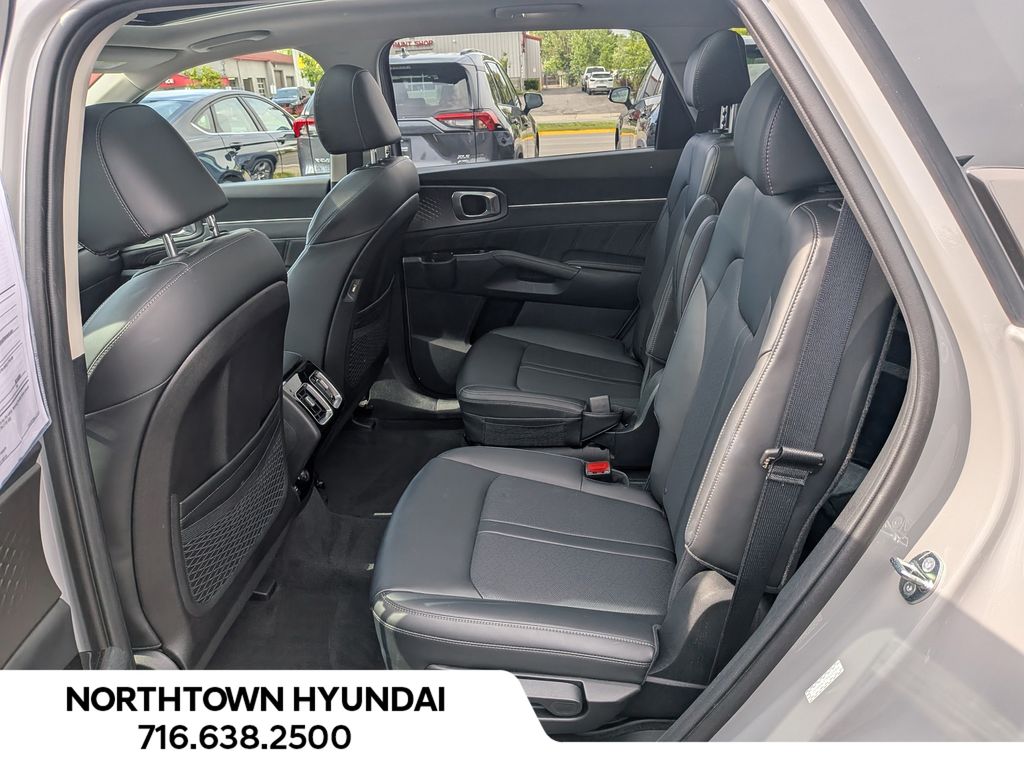 2023 Kia Sorento SX - Photo 32