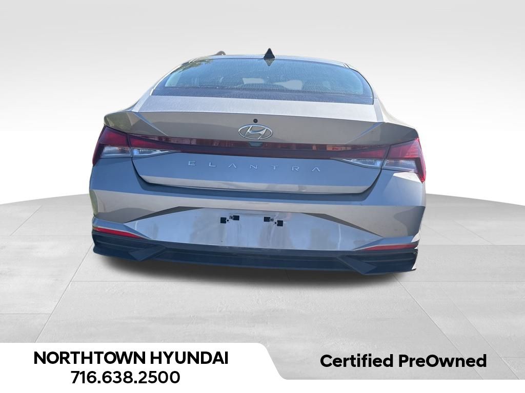 2023 Hyundai Elantra SE photo 3