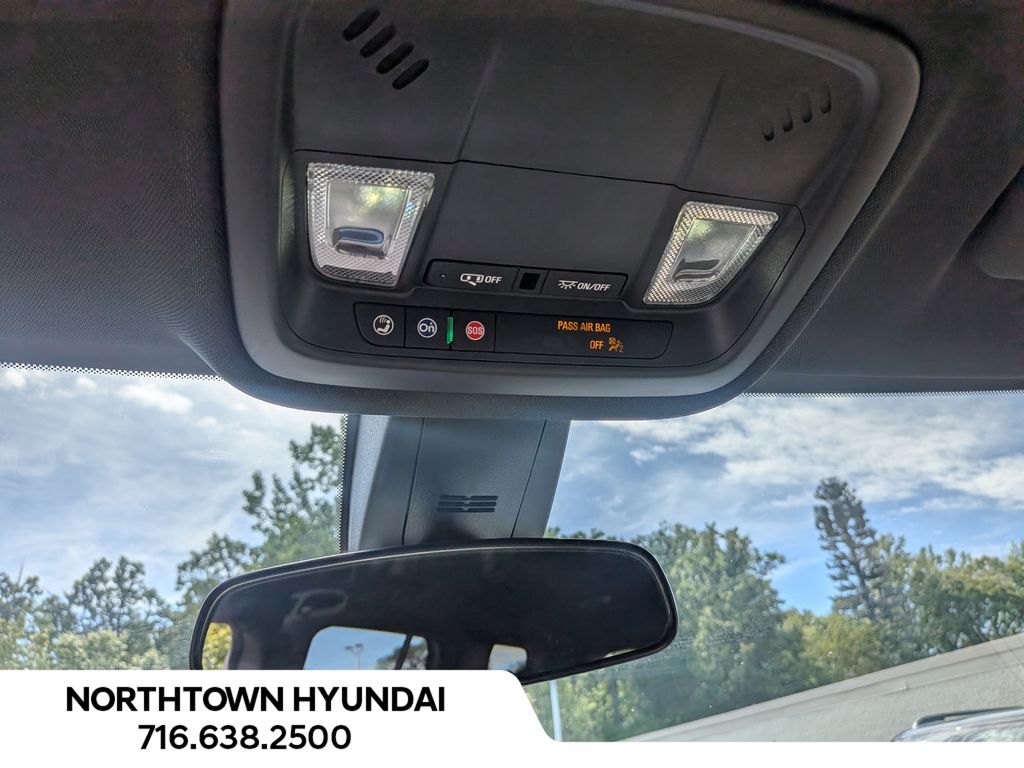 2023 Chevrolet Traverse LS - Photo 19
