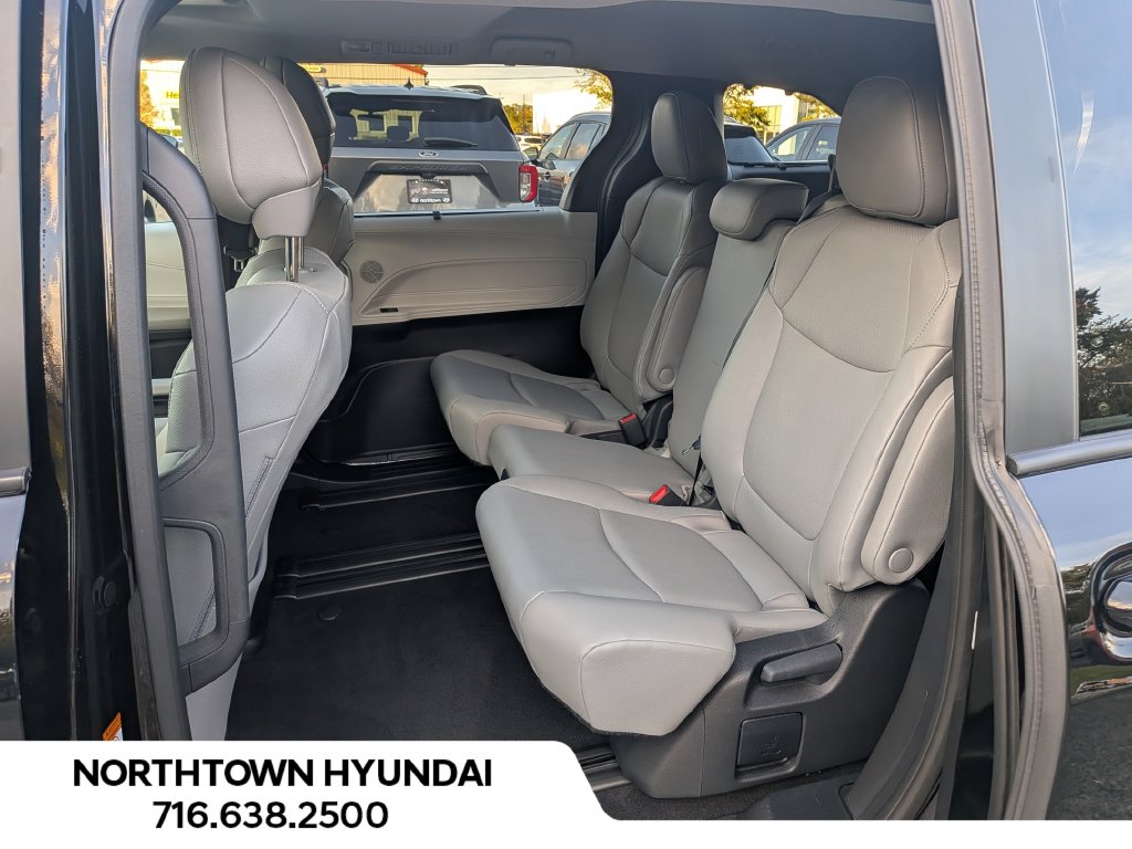 2026 Toyota Sienna XLE - Photo 31