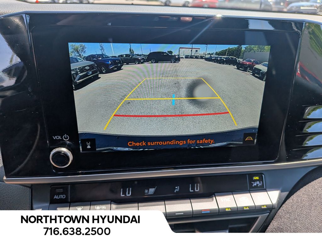 2025 Toyota Camry LE - Photo 19
