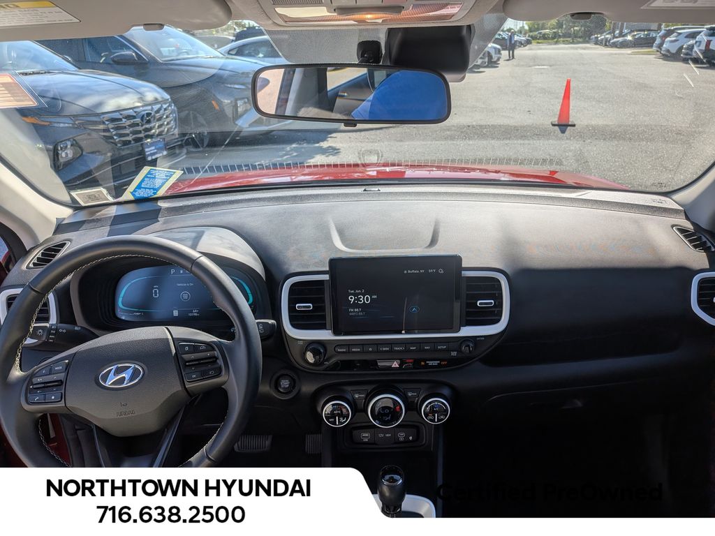2023 Hyundai Venue Limited - Photo 7