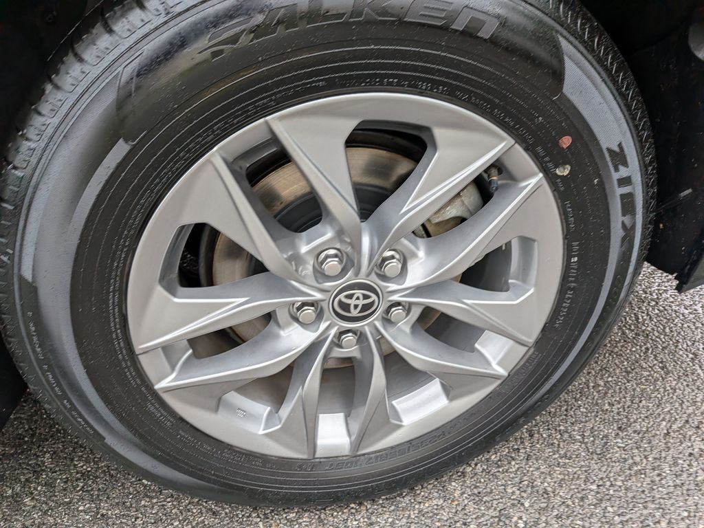 2026 Toyota Sienna XLE - Photo 43