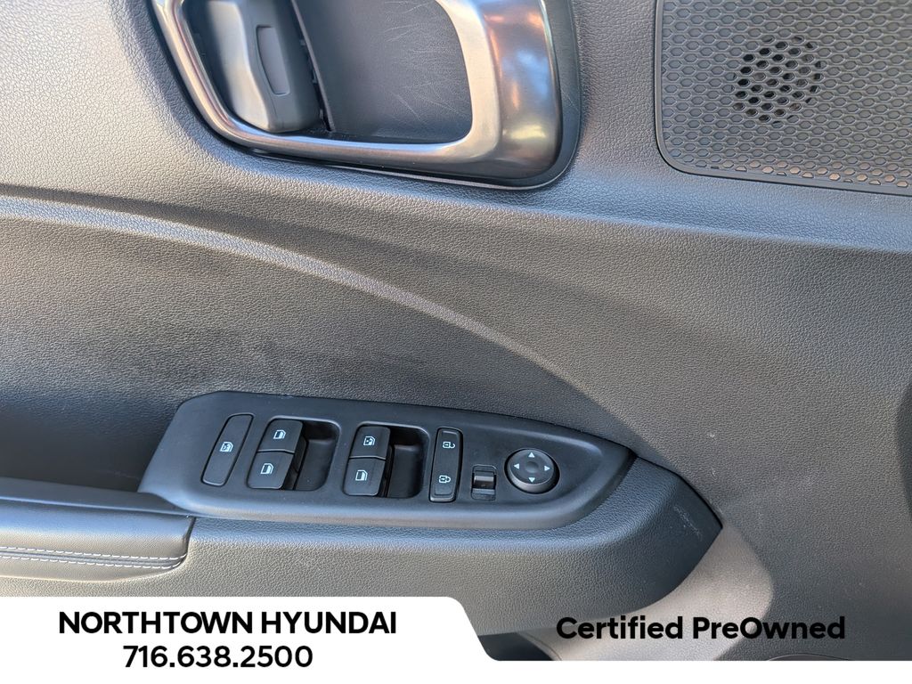 2023 Hyundai Venue Limited - Photo 31