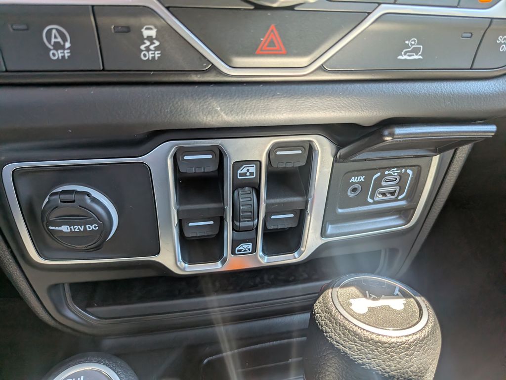 2026 Jeep Wrangler 4-Door Sahara - Photo 16