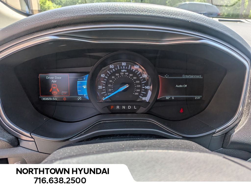2020 Ford Fusion SE - Photo 9