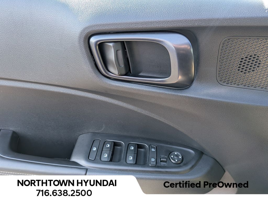 2025 Hyundai Venue Limited - Photo 32