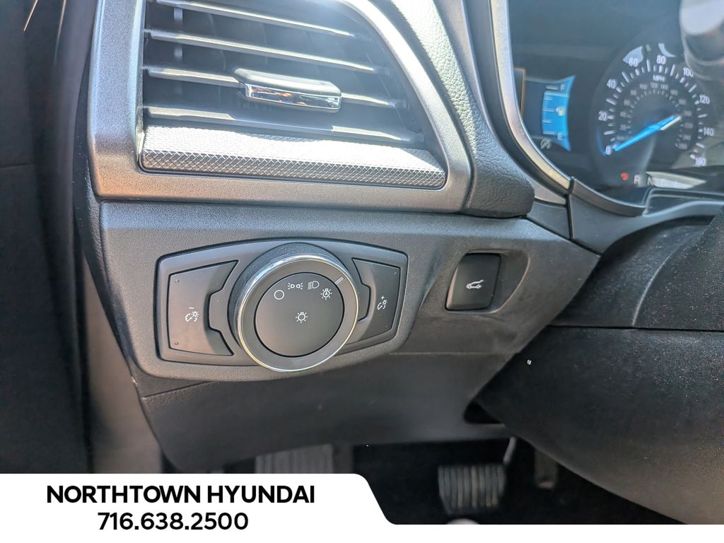 2020 Ford Fusion SE - Photo 29