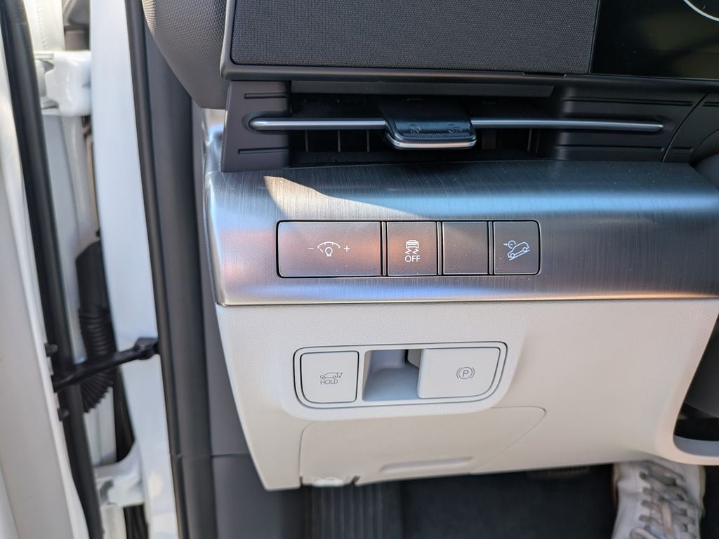 2024 Hyundai Kona Limited - Photo 32