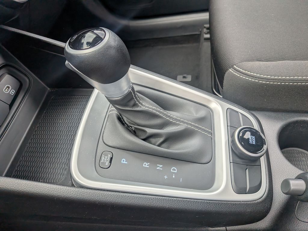 2023 Hyundai Venue SEL - Photo 15