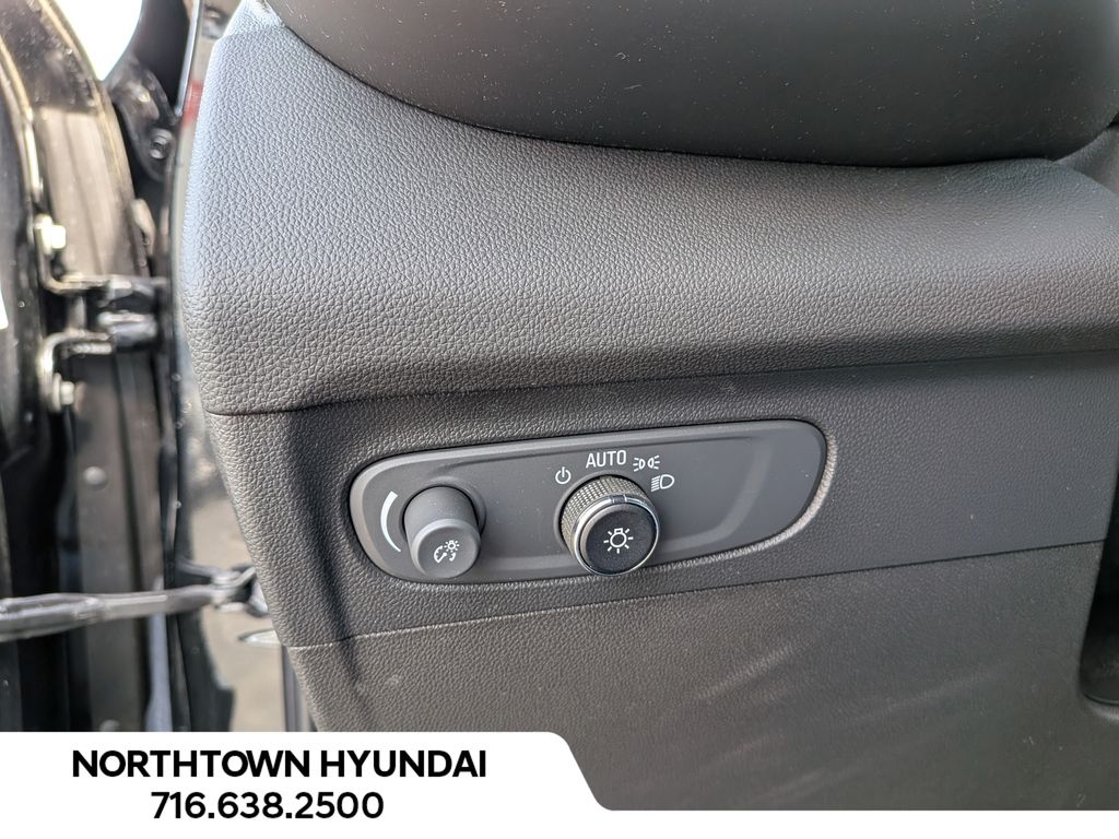 2023 Buick Envision Essence - Photo 28