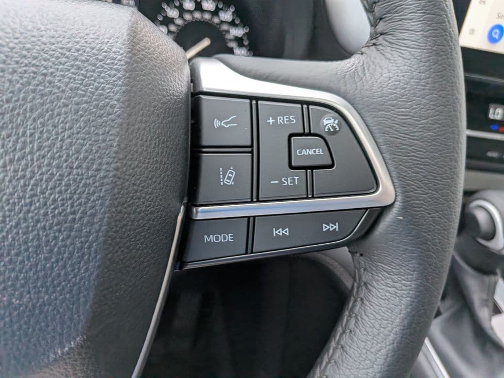 2026 Toyota Sienna XLE - Photo 24