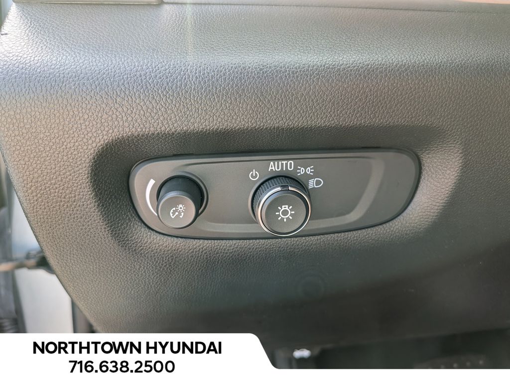 2023 Chevrolet Traverse LS - Photo 24