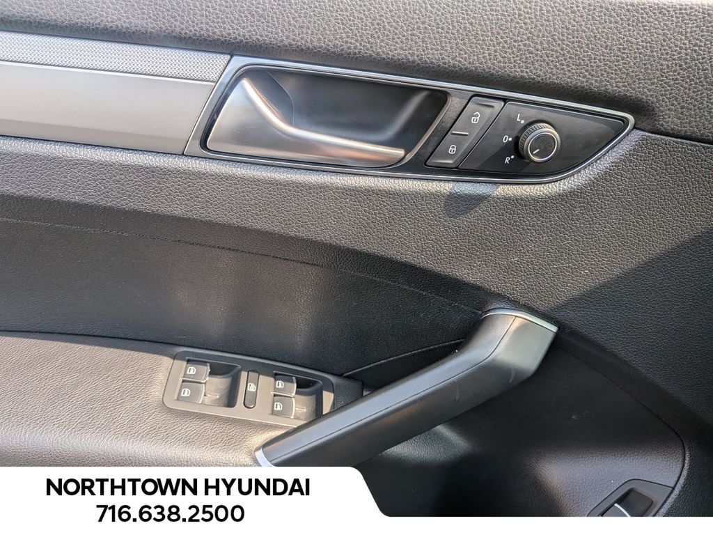 2017 Volkswagen Passat S - Photo 22