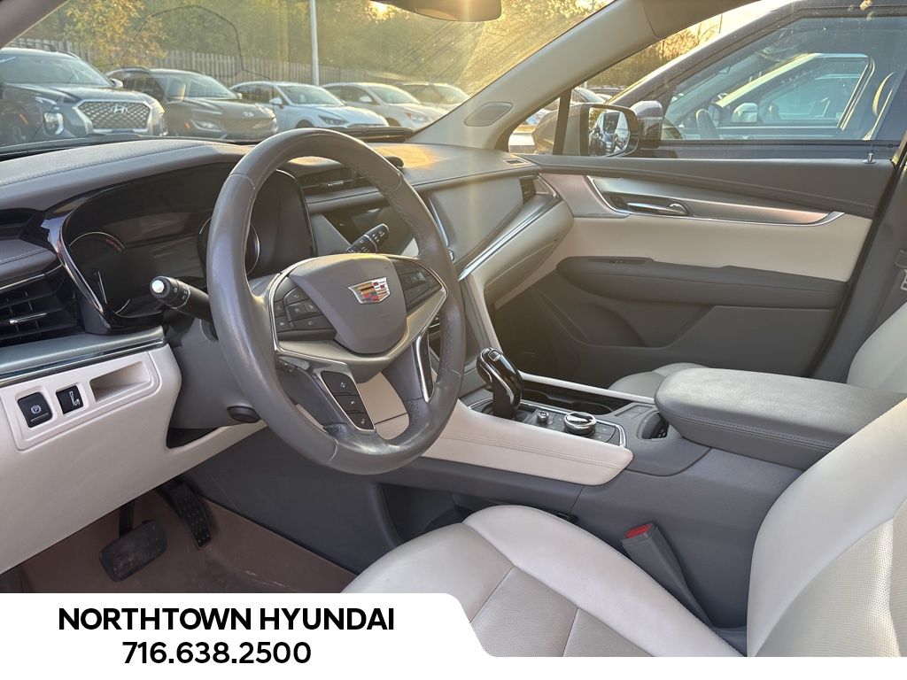 2022 Cadillac XT5 Premium Luxury photo 3