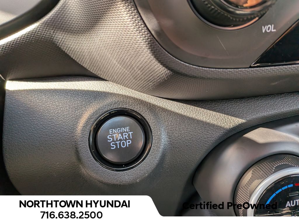 2025 Hyundai Venue Limited - Photo 20