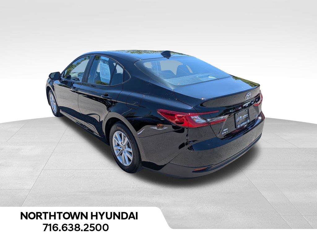 2025 Toyota Camry LE - Photo 3
