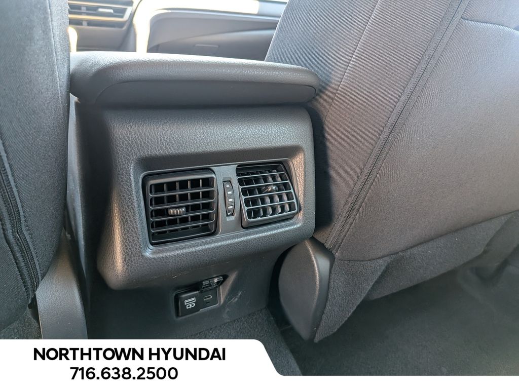 2025 Toyota Camry LE - Photo 29
