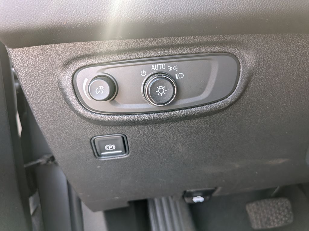 2023 GMC Terrain SLE - Photo 28