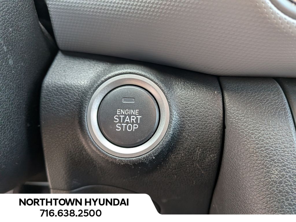 2020 Hyundai Kona SEL - Photo 17