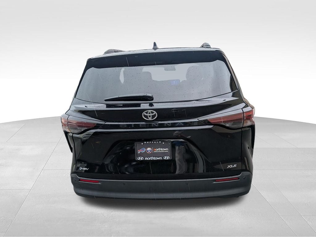 2026 Toyota Sienna XLE - Photo 15