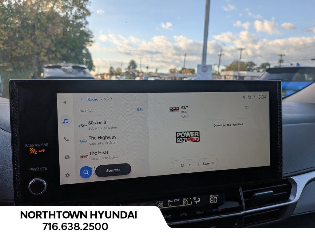 2026 Toyota Sienna XLE - Photo 22