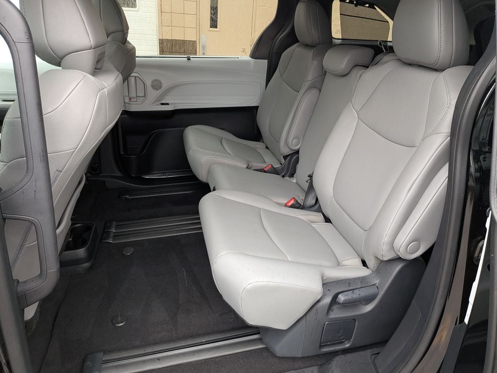 2026 Toyota Sienna XLE - Photo 31