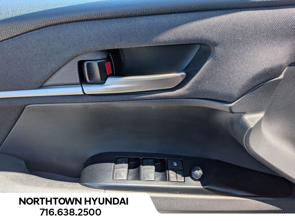 2025 Toyota Camry LE - Photo 27