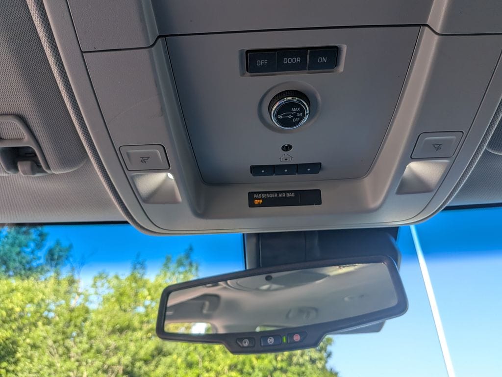 2018 Chevrolet Tahoe LT - Photo 21