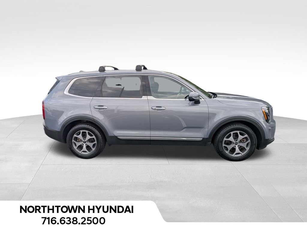 2022 Kia Telluride EX photo 2