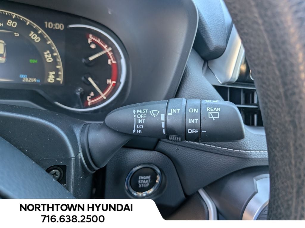 2025 Toyota RAV4 XLE - Photo 24