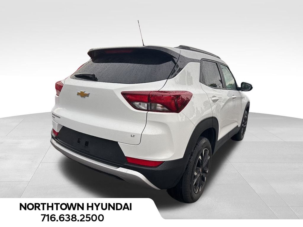 2023 Chevrolet Trailblazer LT photo 2