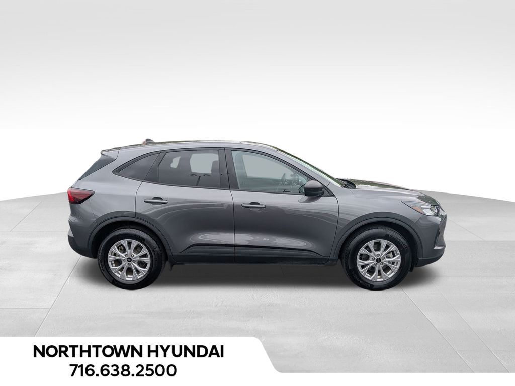 2025 Ford Escape Active photo 2