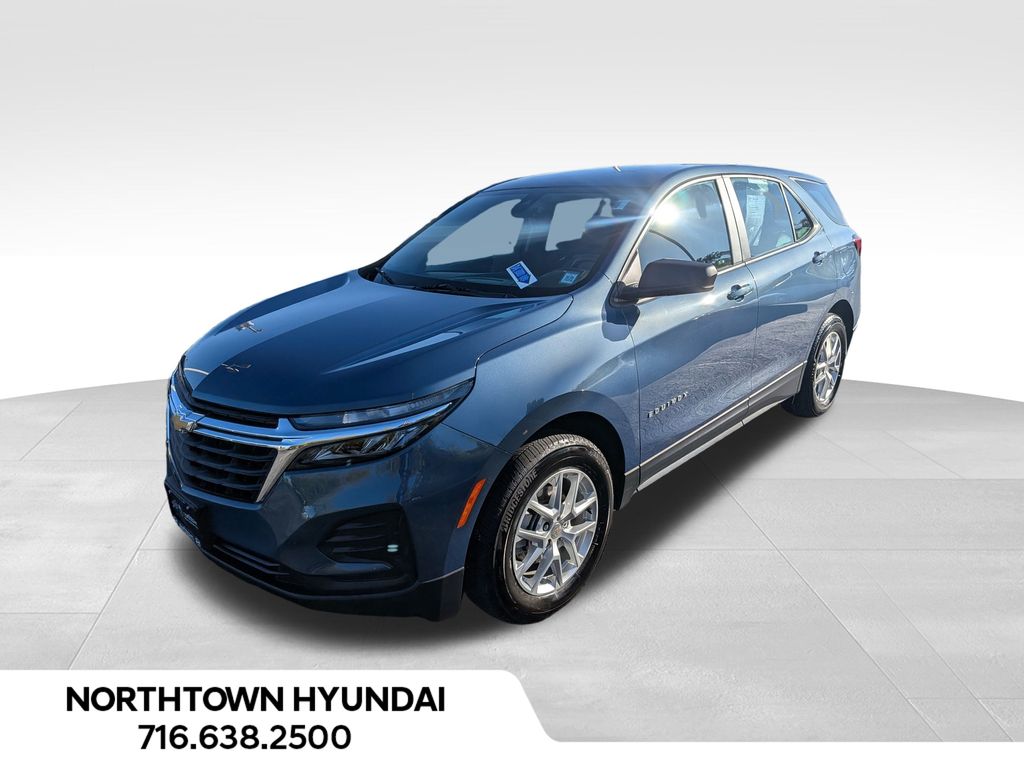 2024 Chevrolet Equinox LS photo 3