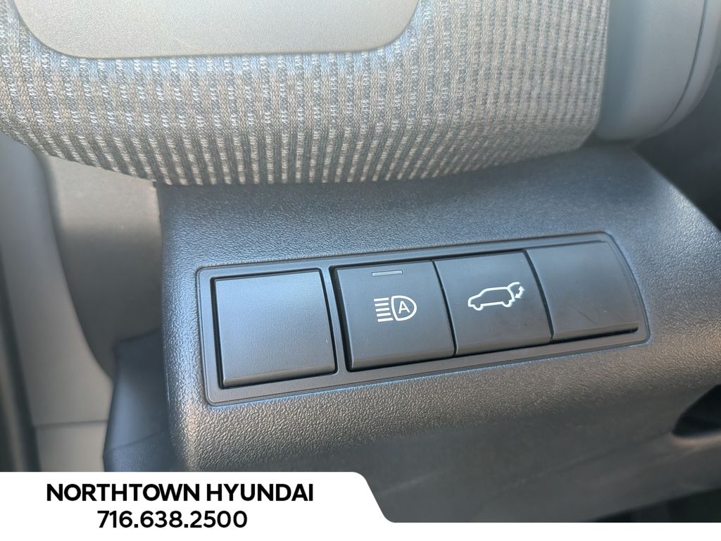 2024 Toyota bZ4X XLE - Photo 26