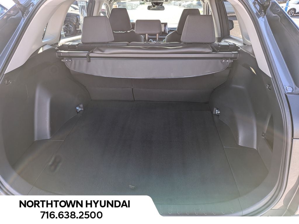 2025 Toyota RAV4 XLE - Photo 32