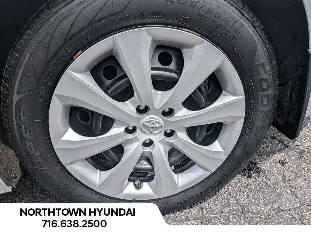 2020 Toyota Corolla LE - Photo 37