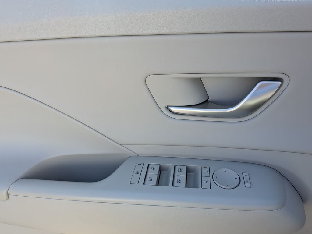 2024 Hyundai Kona Limited - Photo 33
