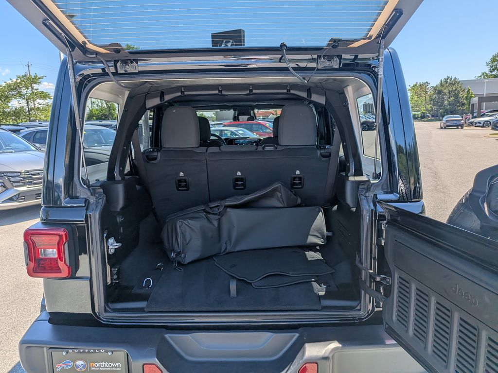 2026 Jeep Wrangler 4-Door Sahara - Photo 35