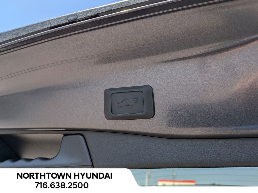 2025 Toyota RAV4 XLE - Photo 34