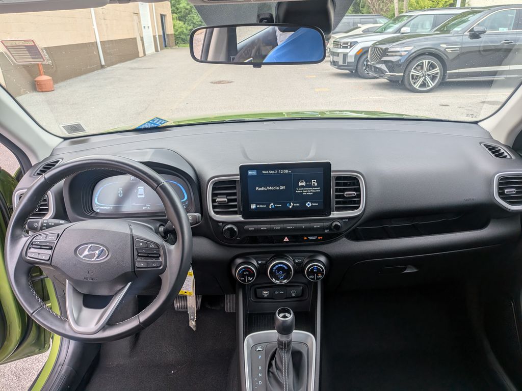 2023 Hyundai Venue SEL - Photo 7